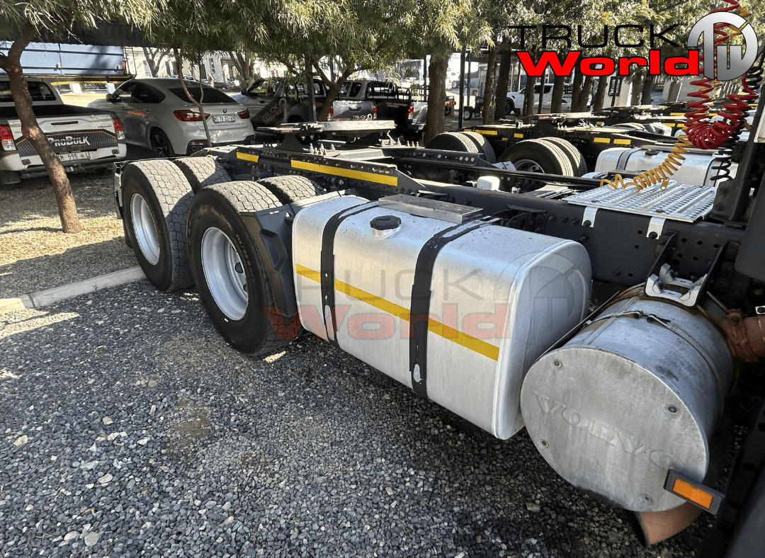 2016 Volvo FMX 440 TT6x4 Image 5